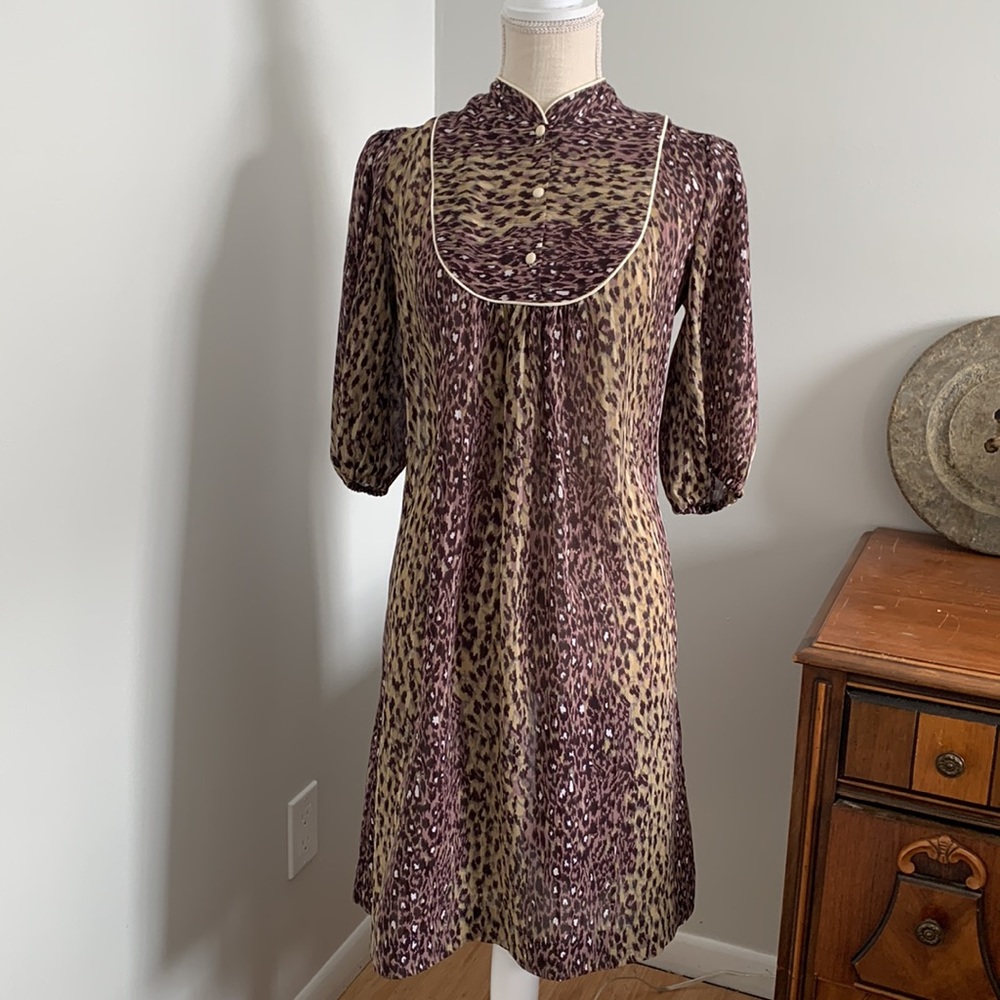 👑 1970s Queen Elizabeth II Royal designer: Norman Hartnell Vintage dress